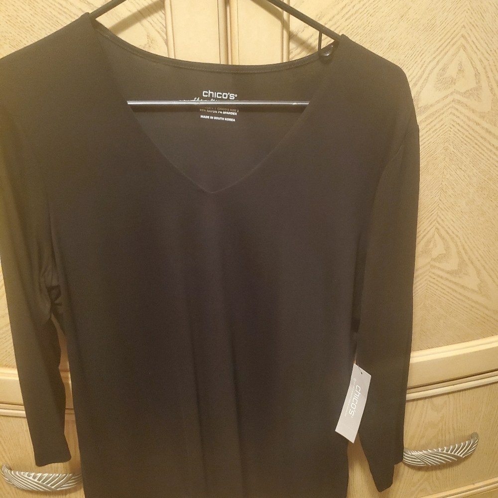 Brand new chicos black v neck ls top. Us size L chicos size 2